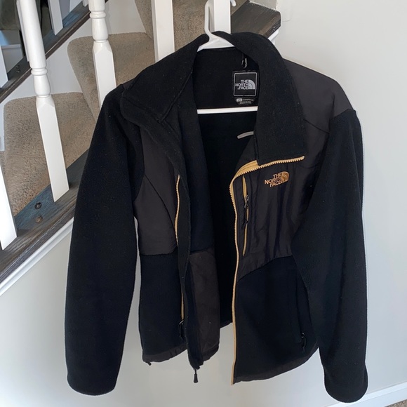 The North Face Jackets & Blazers - North face Denali coat